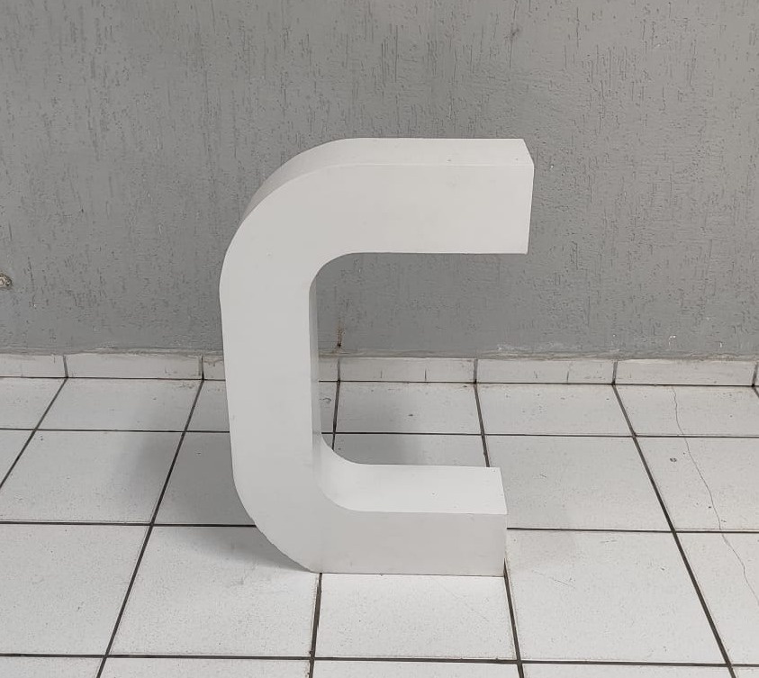 Letra C Mdf 80Cm - BB Festas Aluguel 