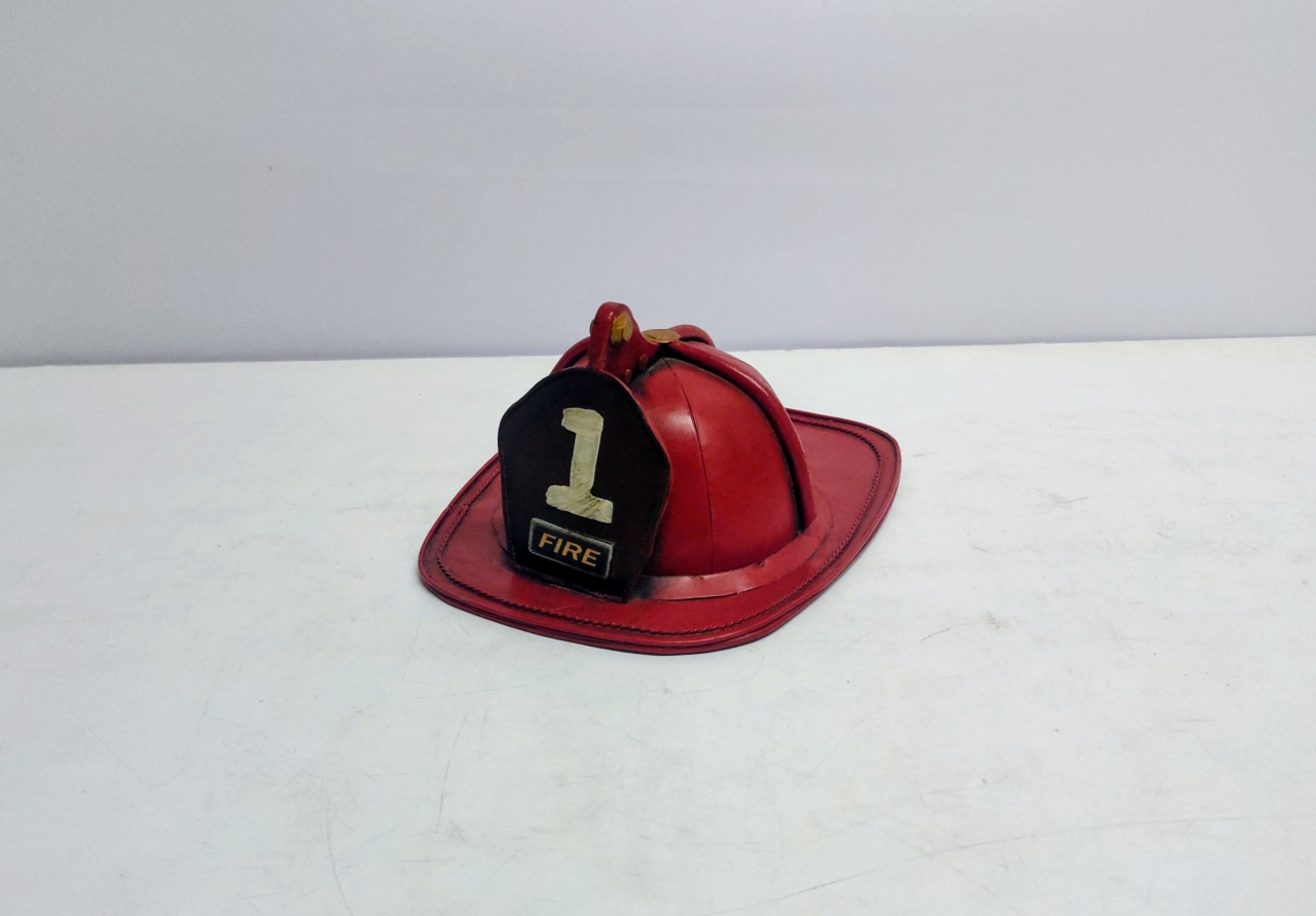 Capecete de Bombeiro Decorativo  - BB Festas Aluguel 