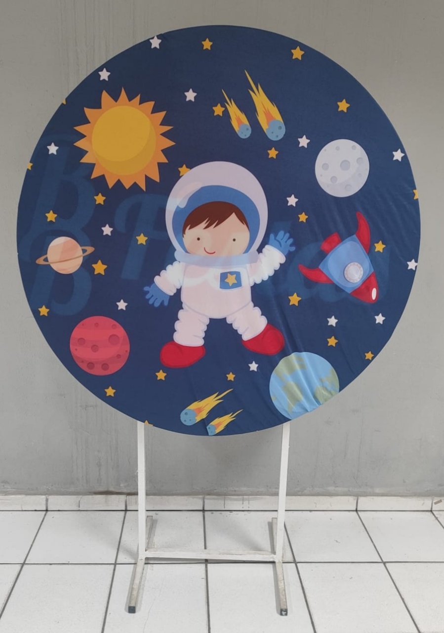 Painel Sublimado Redondo Galaxia Com Astronauta (Bb Festas) 1,30Cm - BBFestasAluguel 