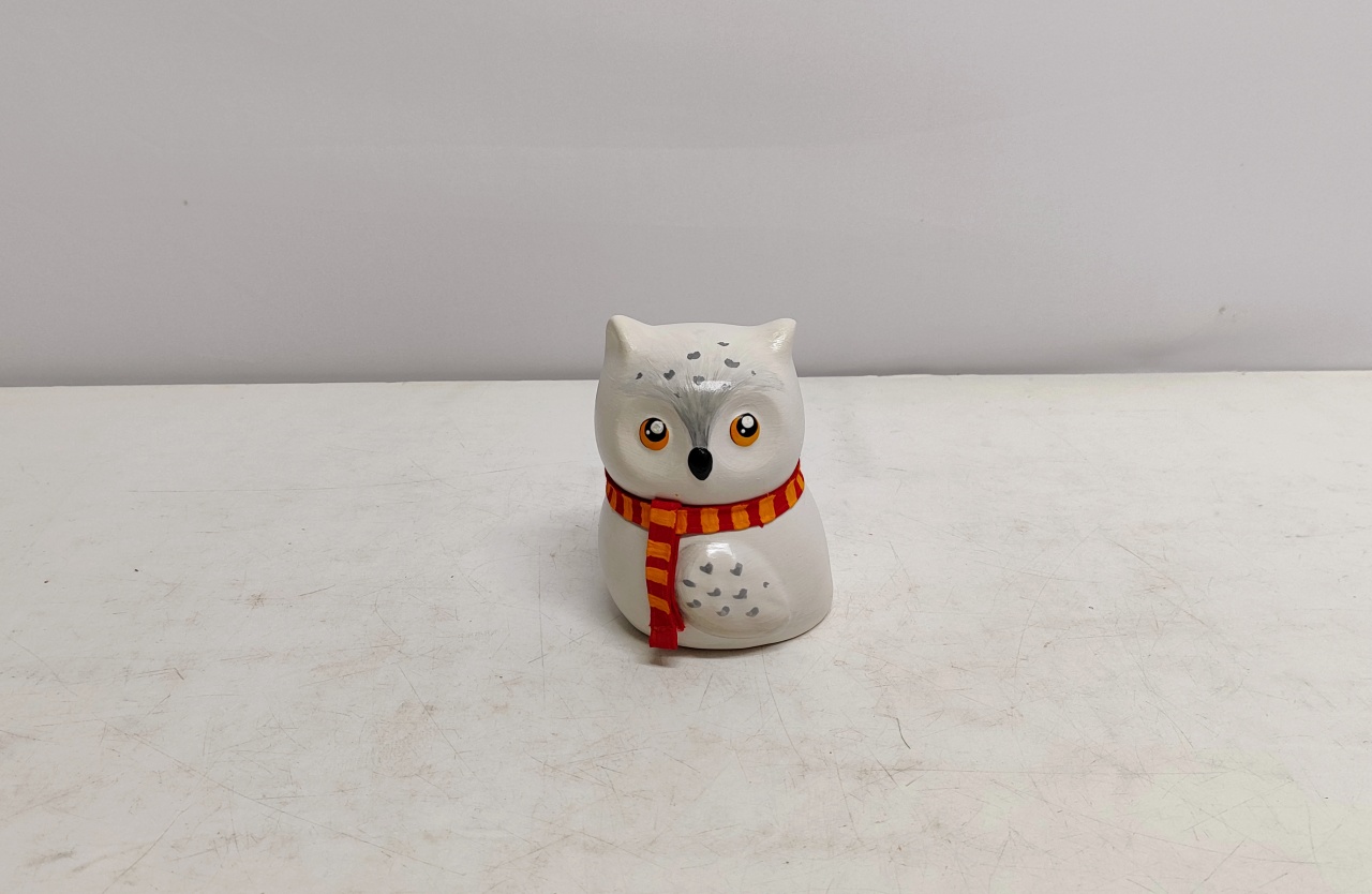 Coruja Deocrativa Branca Com Laço 13Cm Alt X 10Cm Diametro  - BB Festas Aluguel 