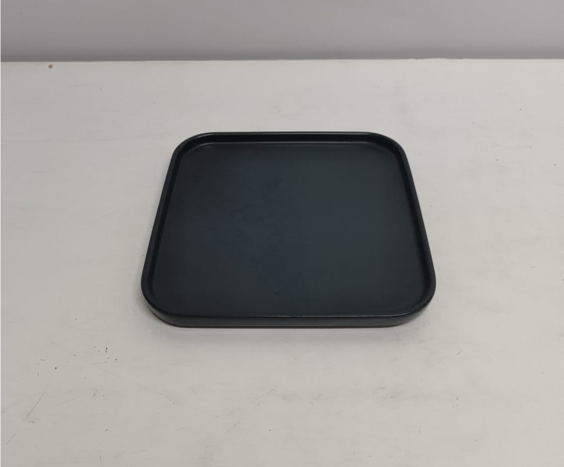 Bandeja Quadrada Preto Com Borda - BB Festas Aluguel 