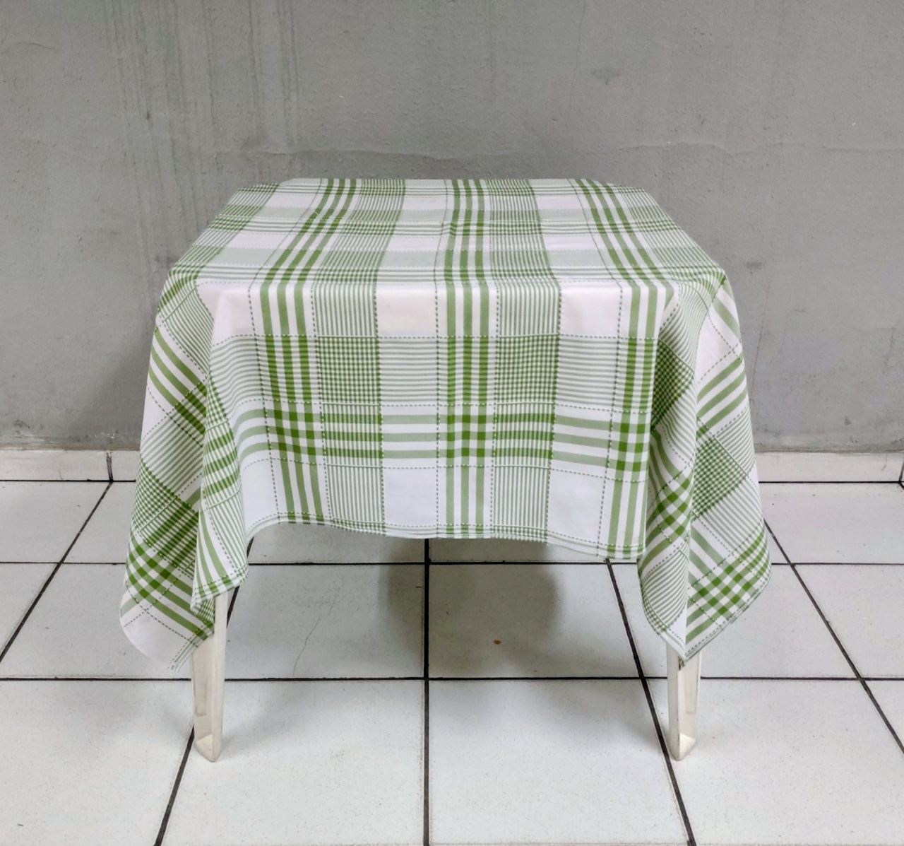 Tampo Listrado Verde Claro Com Branco - BBFestasAluguel 