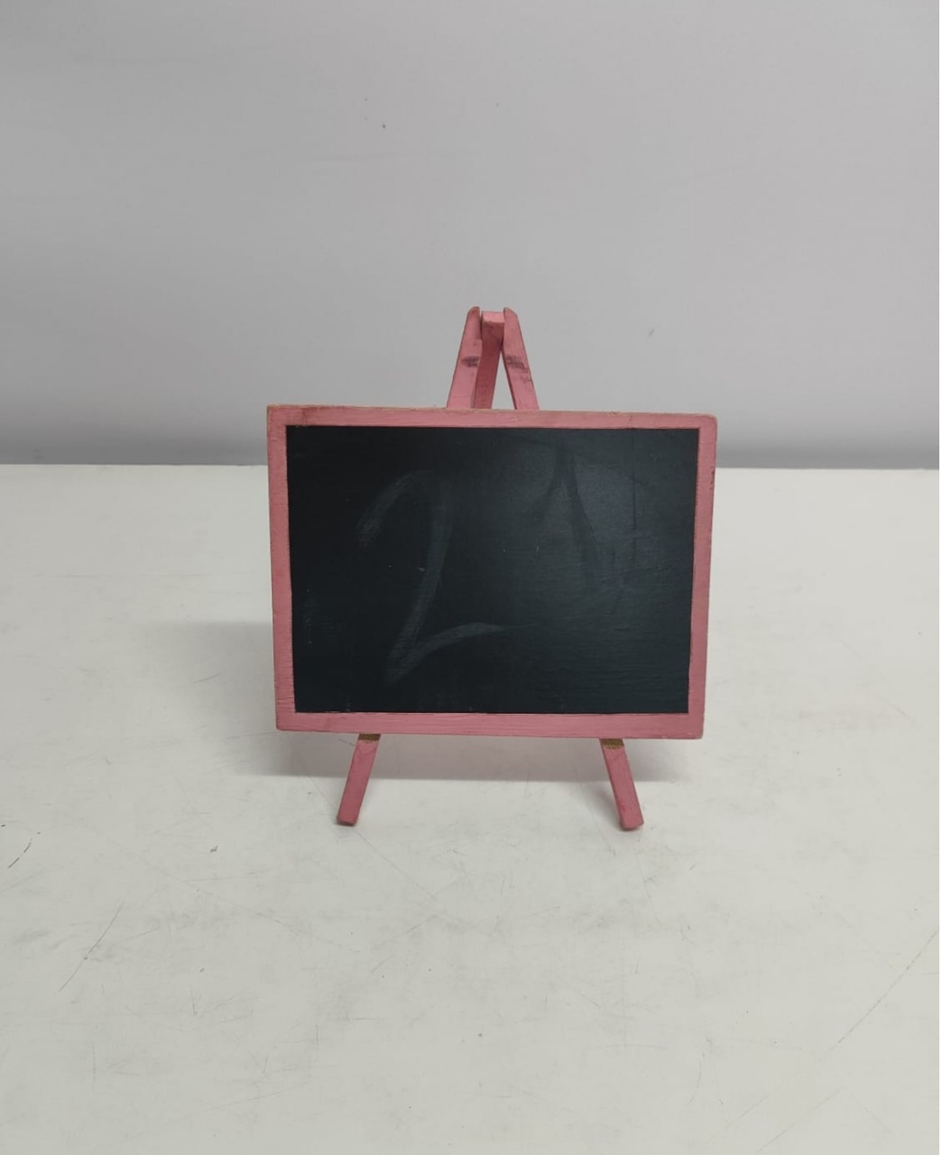 Quadro Lousa de Mesa Rosa 25Cm Alt X 20Cm Larg - BBFestasAluguel 