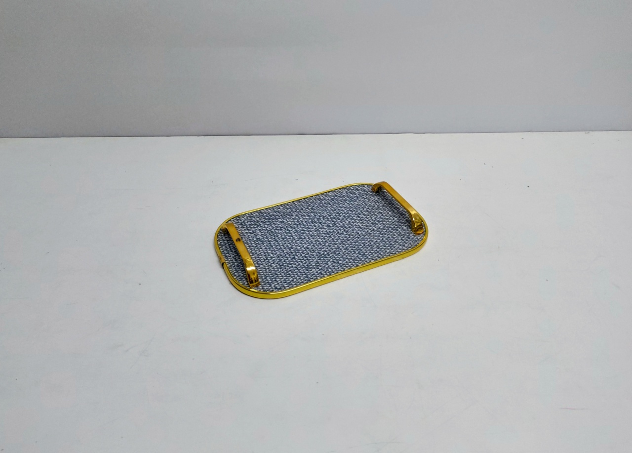 Bandeja Retangular M Estampa Cinza Borda Dourada Com Alça 15Cm Larg X 26Cm Comp - BB Festas Aluguel 