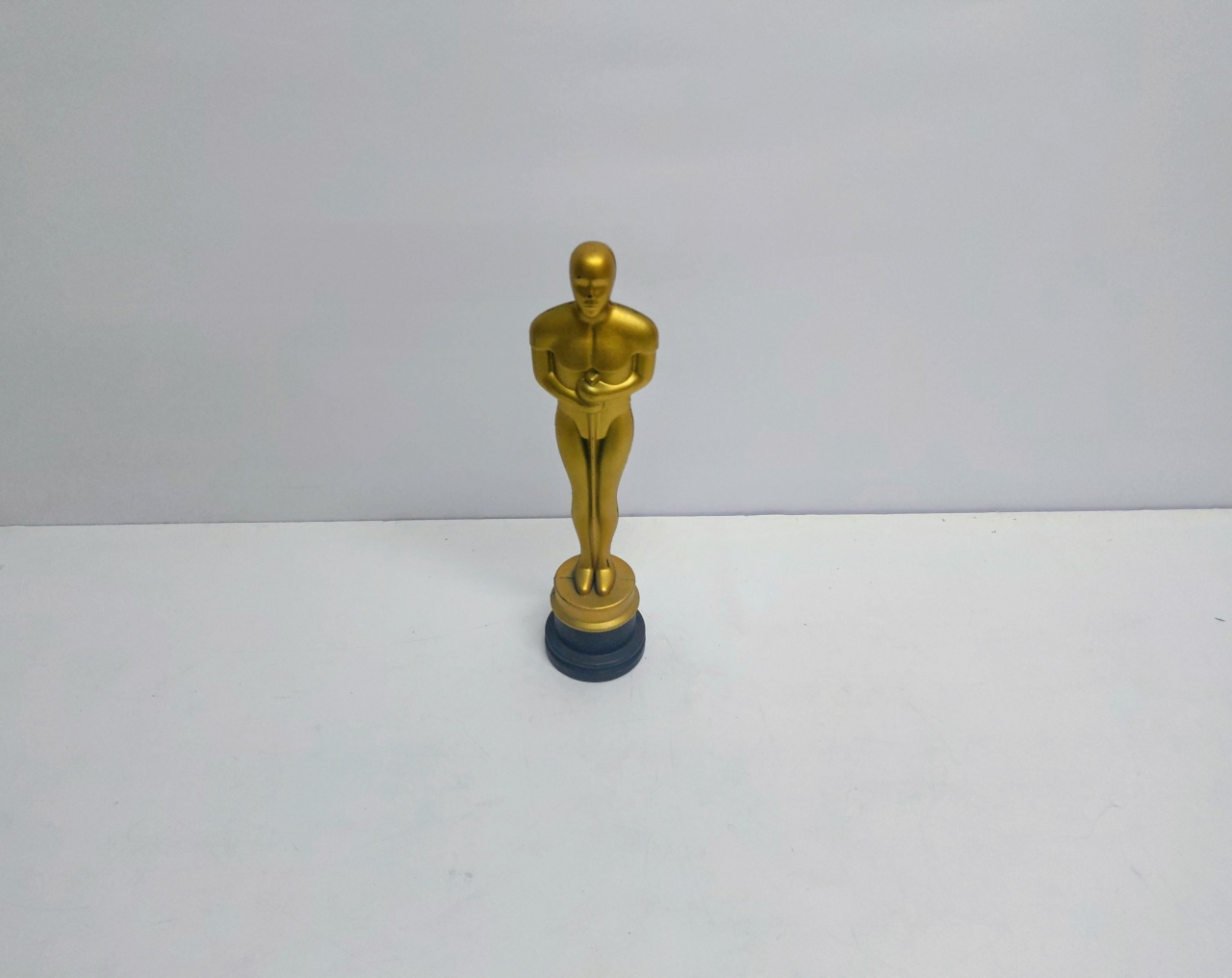 Réplica Do Oscar Decorativa 33Cm Alt X 8Cm Diametro  - BB Festas Aluguel 