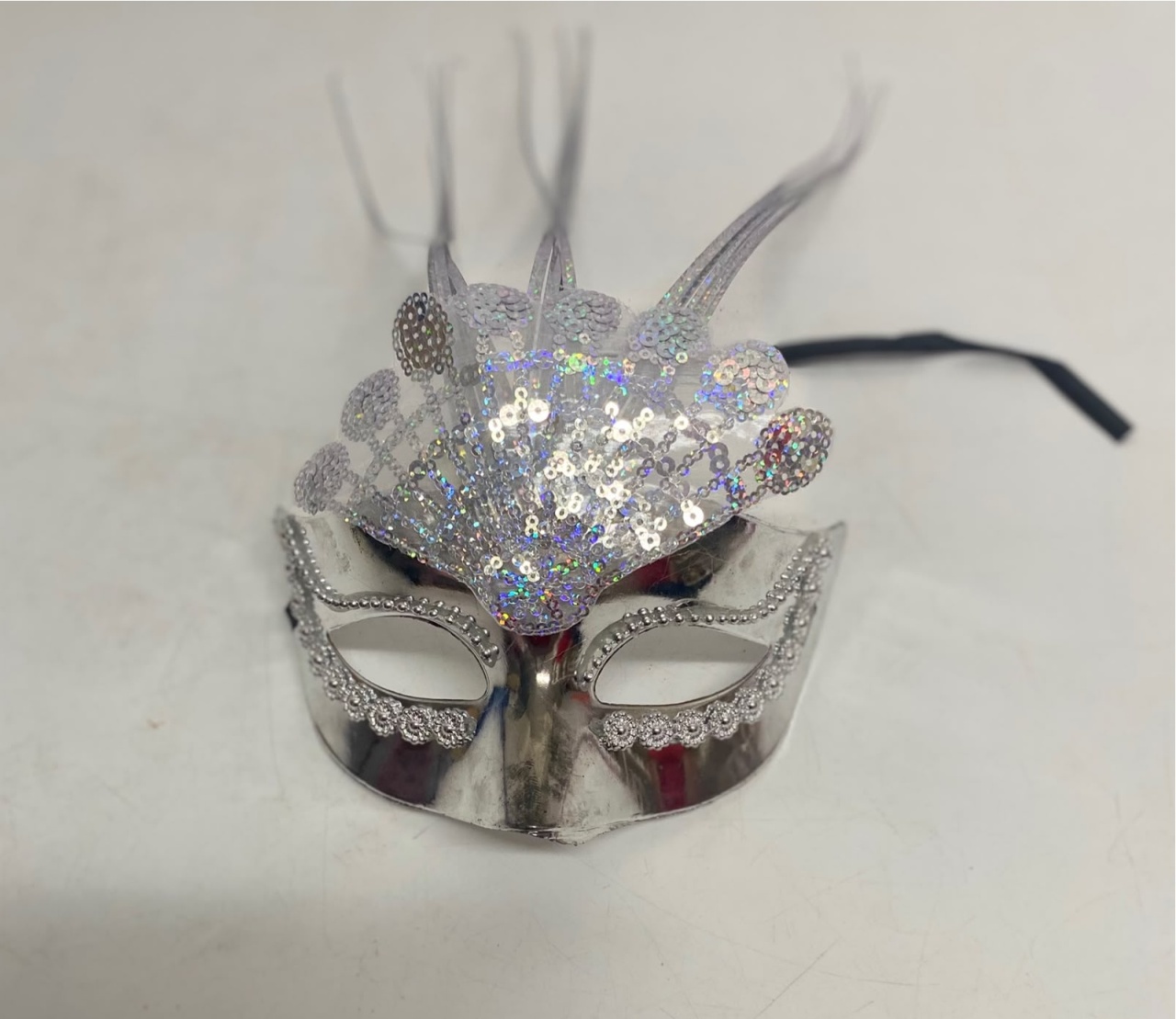 Máscara de Carnaval Veneziana Com Fitas Prata - BBFestasAluguel 