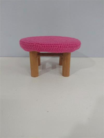 Banco Redondo Crochê P Pink  Alt 10Cm X 8Cm X 8Cm - BB Festas Aluguel 