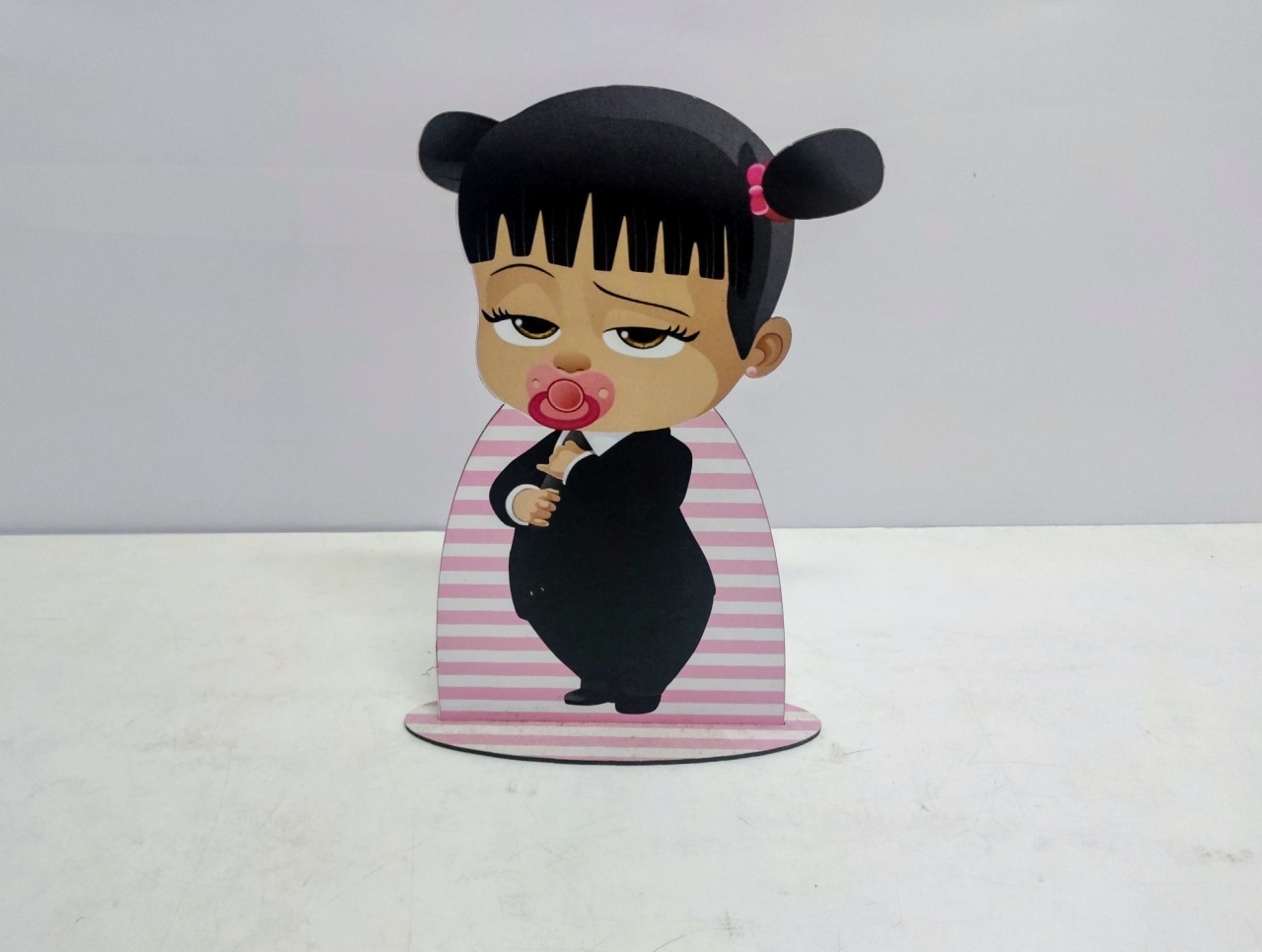 Totem Poderosa Chefinha 32Cm Alt X 22Cm Larg  - BB Festas Aluguel 