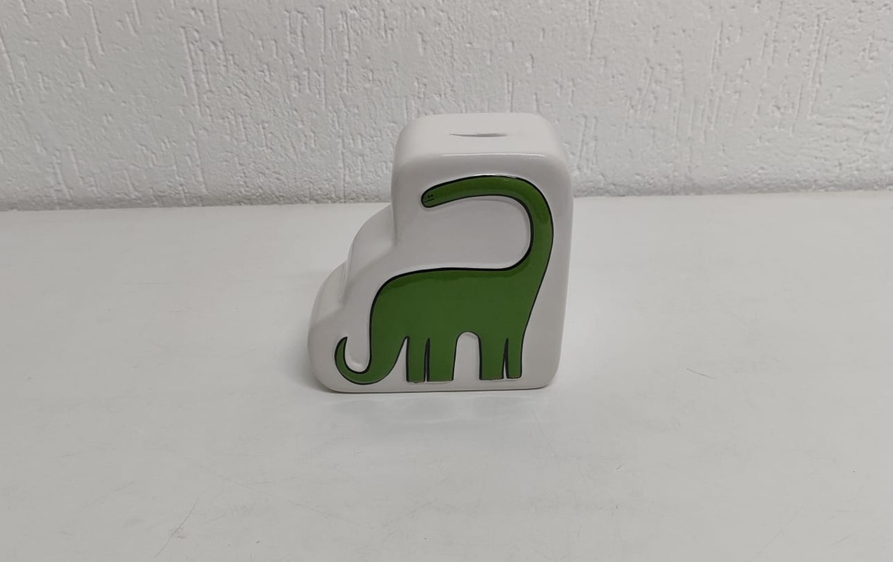 Dinossaro Decorativo Branco/Verde  - BB Festas Aluguel 
