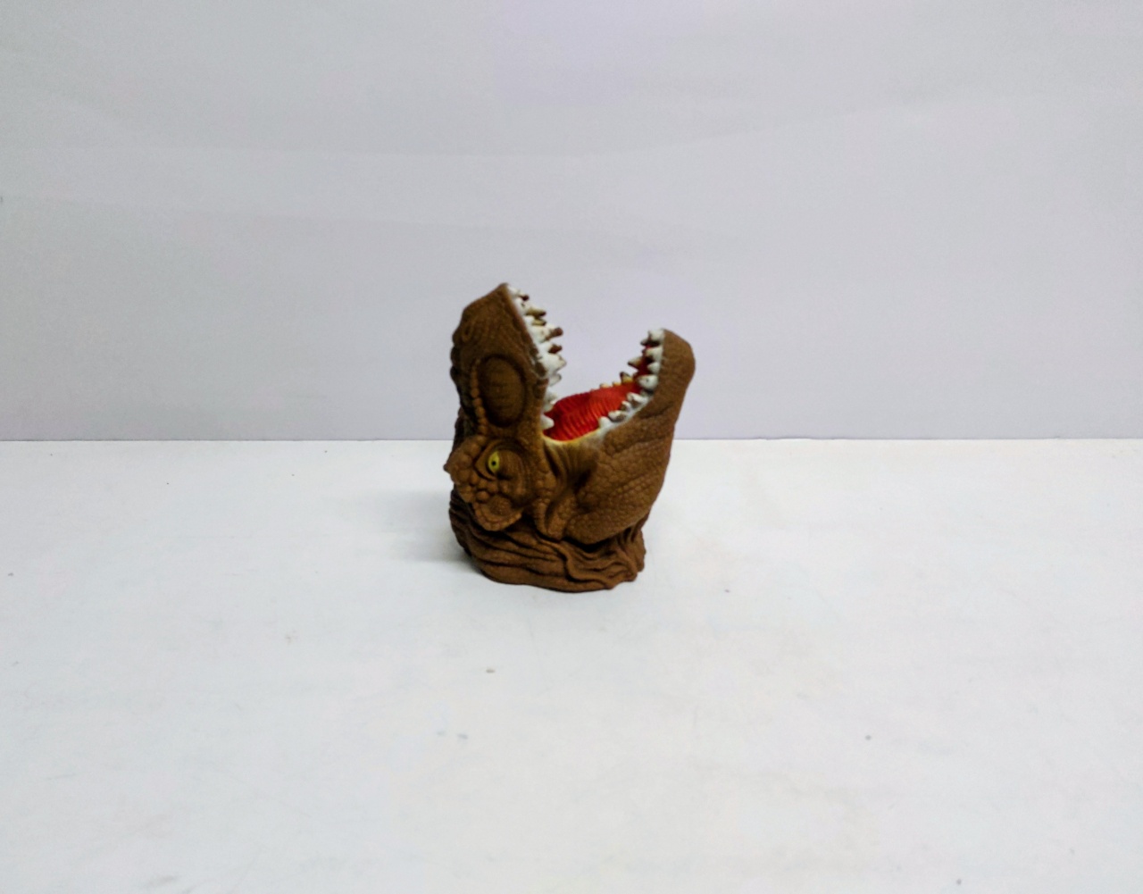 Cabeca de Dinossauro de Borracha 17Cm  Alt X 10Cm Diametro  - BB Festas Aluguel 