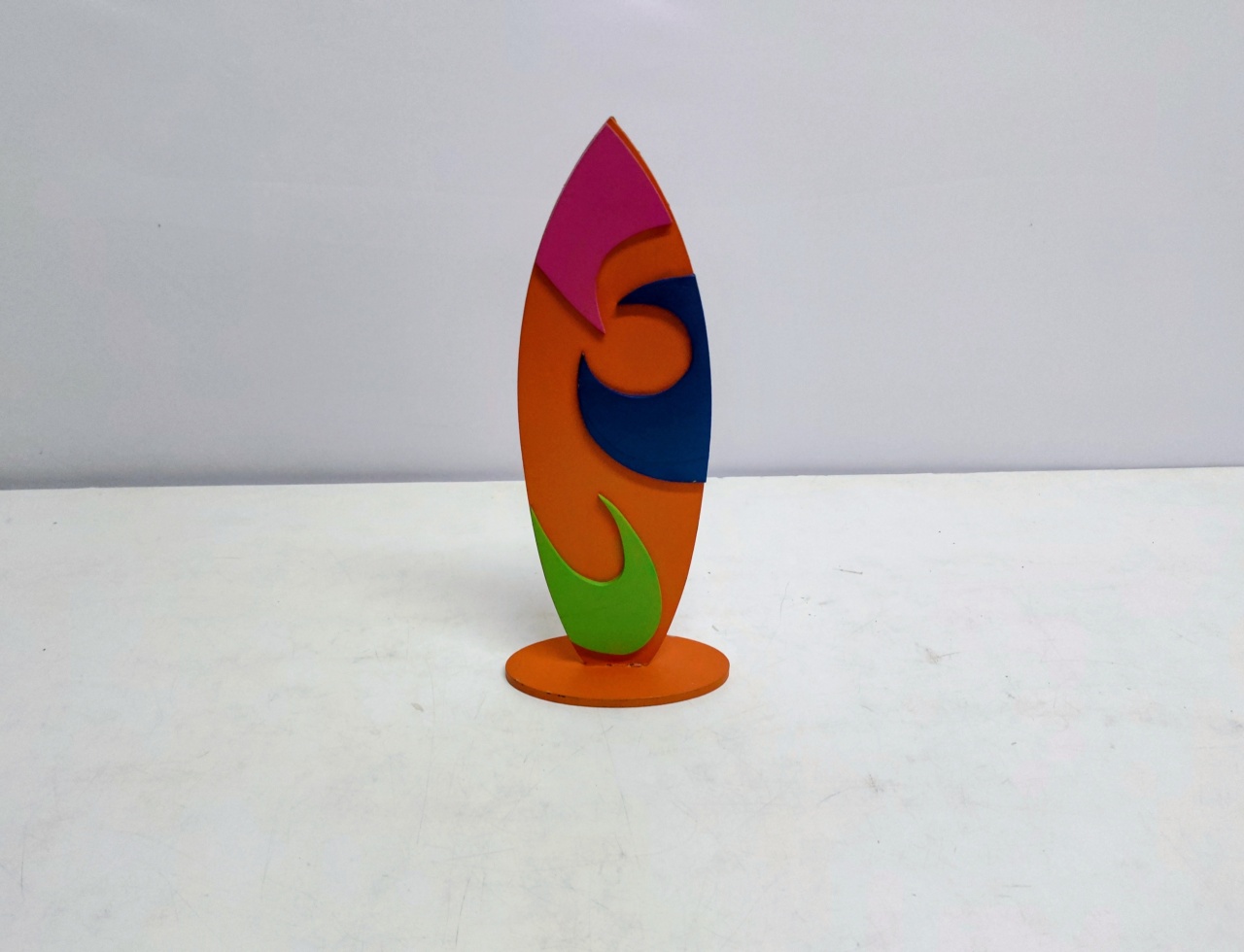 Totem Prancha Sufe Laranja 31Cm Alt X 13Cm Larg  - BB Festas Aluguel 