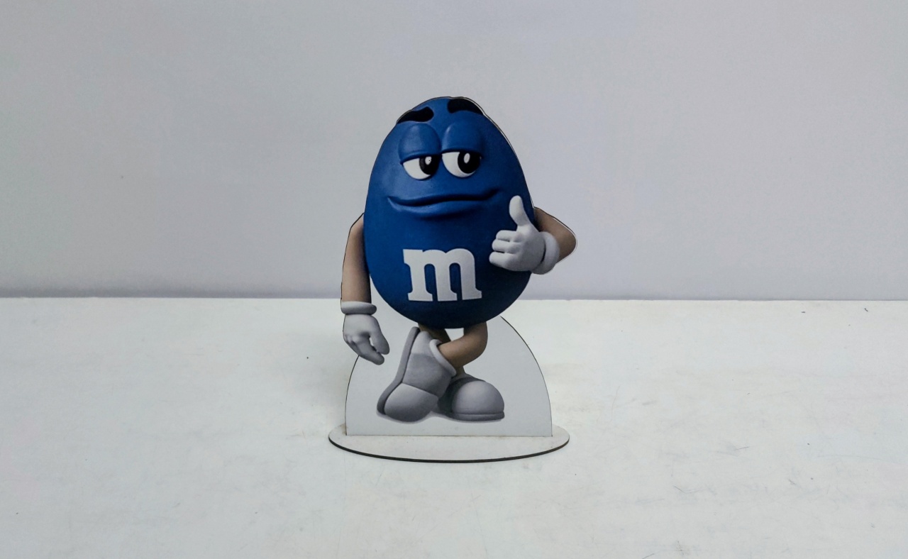 Totem M&M Azul 27Cm Alt X 19Cm Larg  - BB Festas Aluguel 