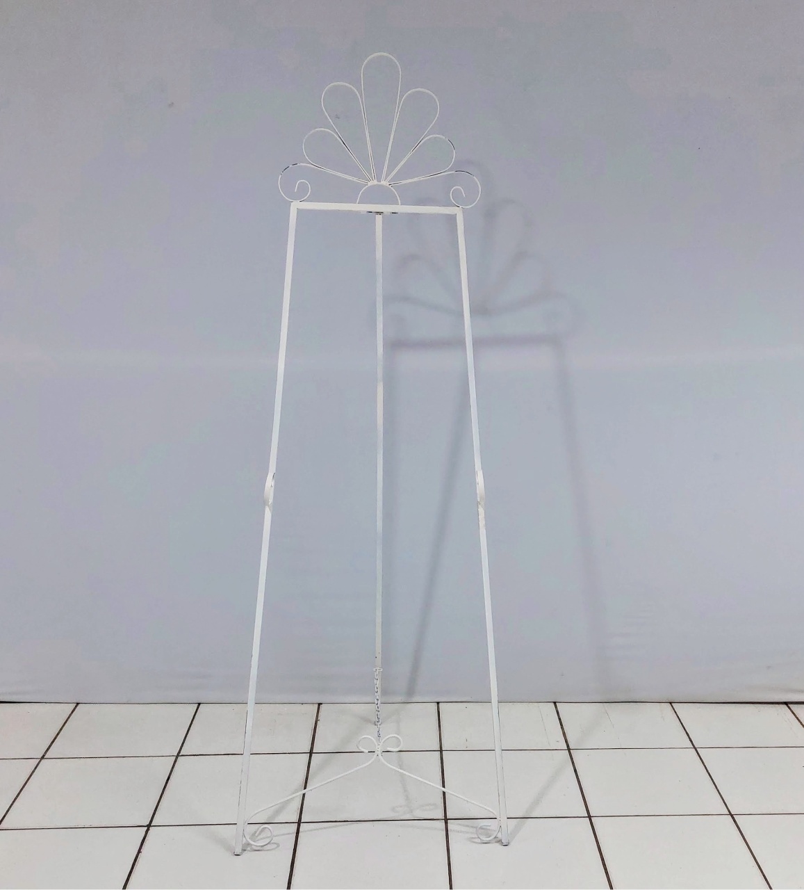 Cavalete Branco de Ferro Para Placa 1,80M Alt X 50Cm Larg - BB Festas Aluguel 