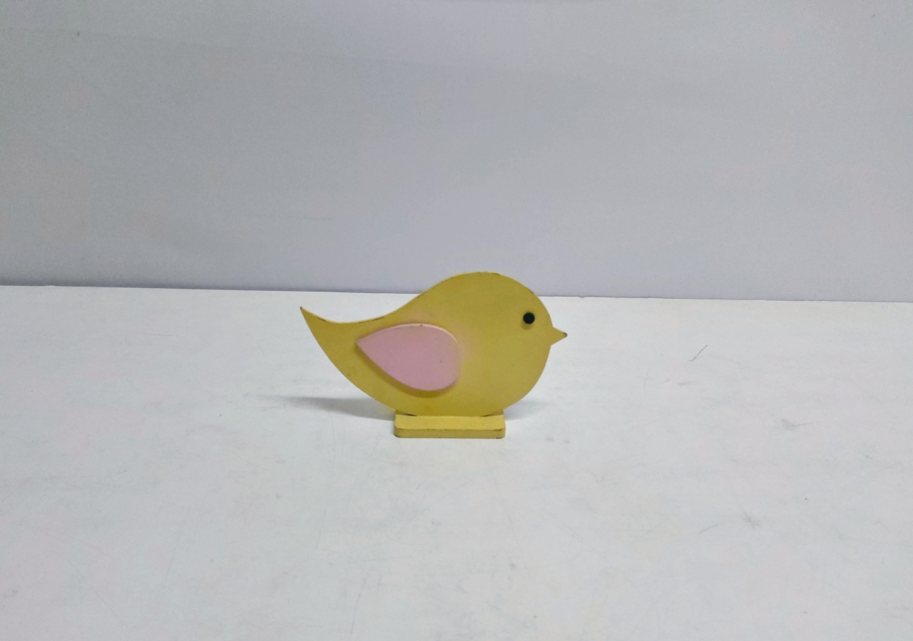 Totem Passarinho Amarelo 11Cm Alt X 15Cm Larg - BB Festas Aluguel 
