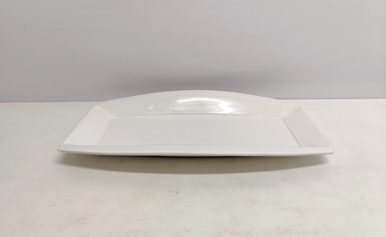 Travessa Retangular 5Cm Alt X 27Cm Larg X 46 Comp - BB Festas Aluguel 