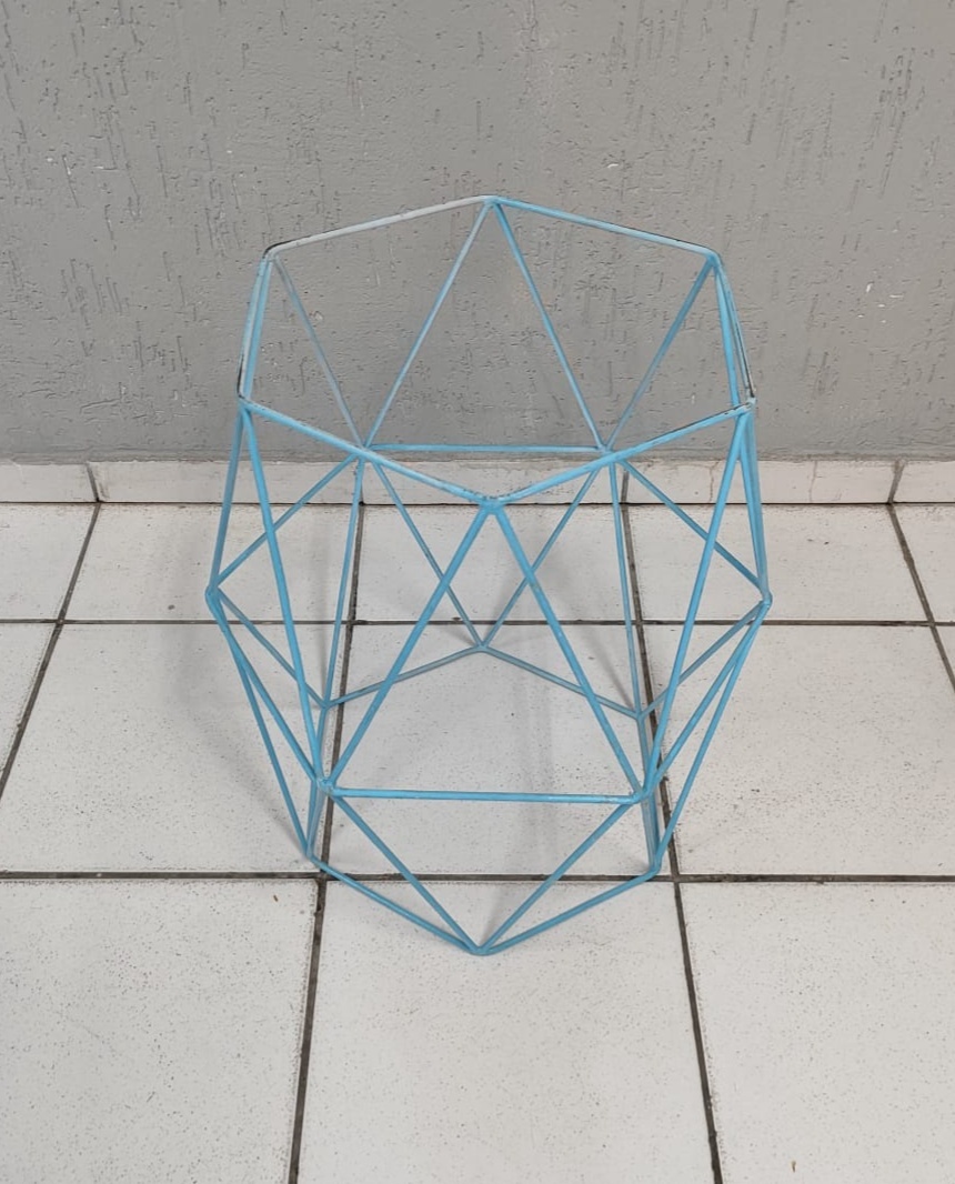 Cilindro Treliça Azul Claro + Tampo 60Cm Alt X 35Cm Diametro - BBFestasAluguel 