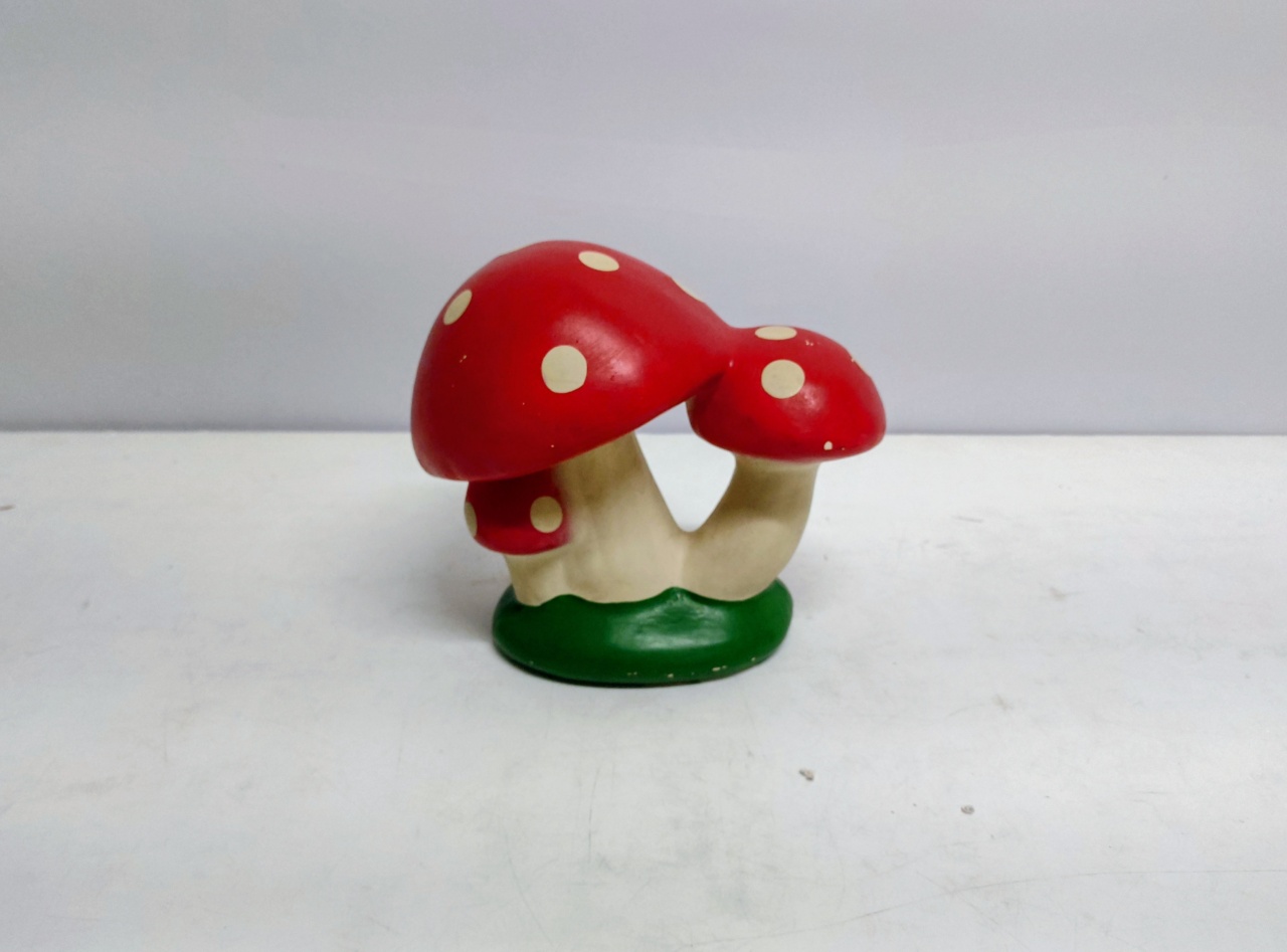 3 Cogumelos Vermelhos 22Cm Alt X 25Cm Larg X 17Cm Comp  - BB Festas Aluguel 