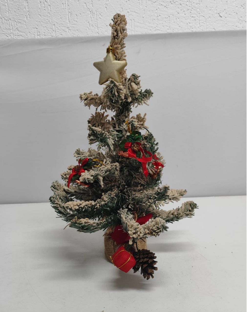 Árvore de Natal Com Neve P - BBFestasAluguel 