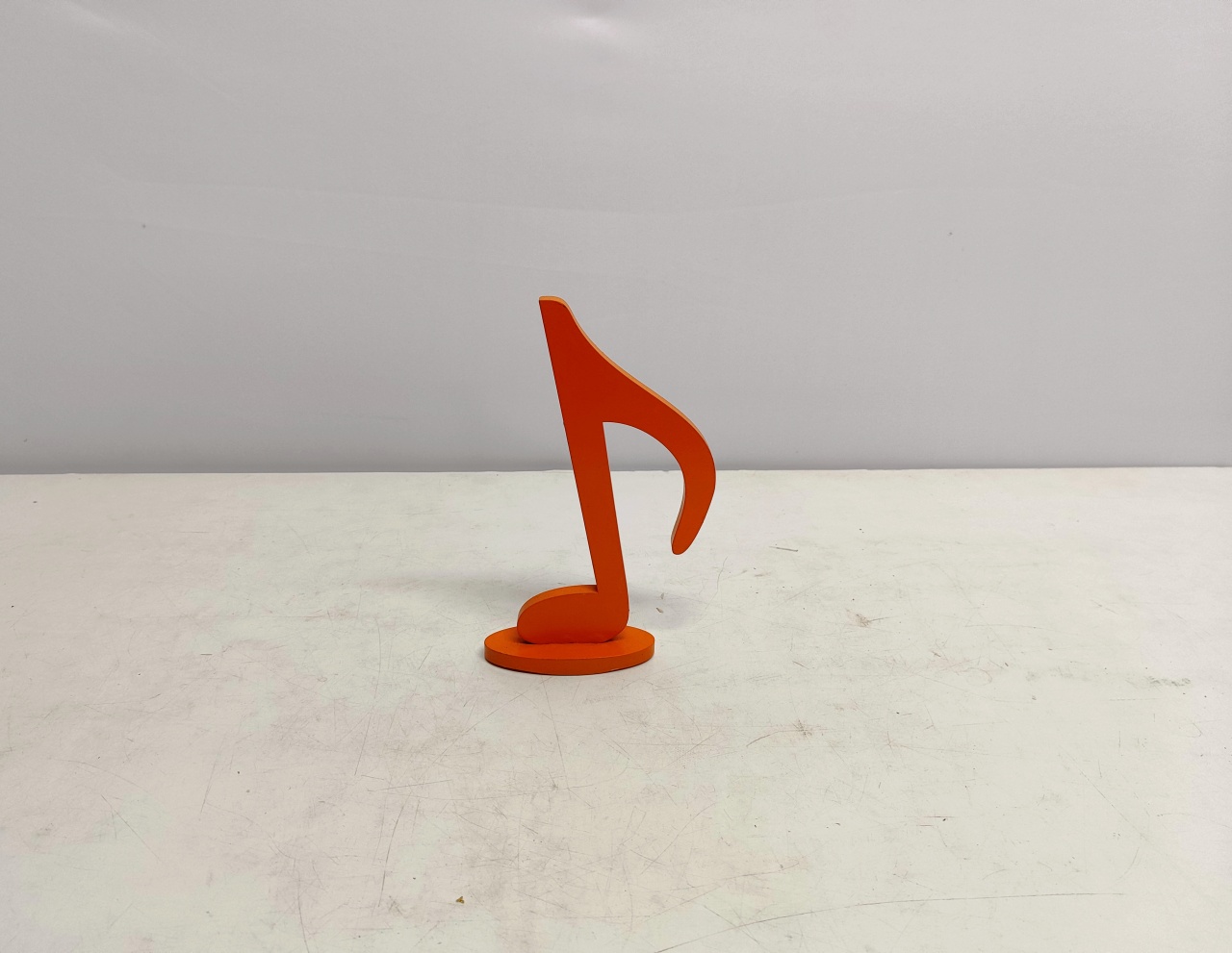 Totem Nota Musical Colcheia Laranja 22Cm Alt X 10Cm Larg  - BB Festas Aluguel 
