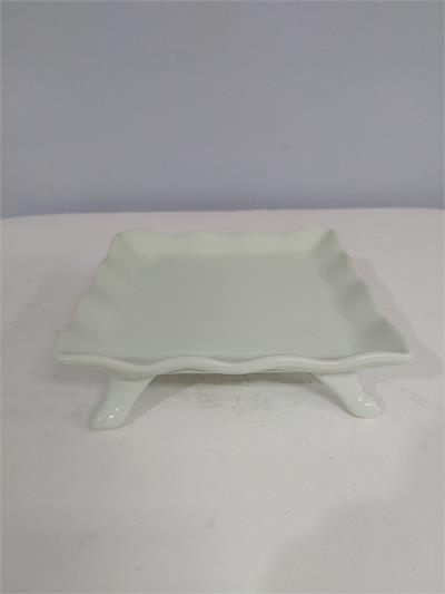 Bandeja Quadrada Babado Com Pé Verde Bebê 6Cm Alt X 20Cm Diametro - BB Festas Aluguel 