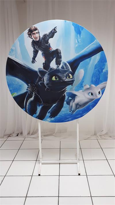 Painel Sublimado Redondo Como Treinar Seu Dragão 1,30Cm - BB Festas Aluguel 