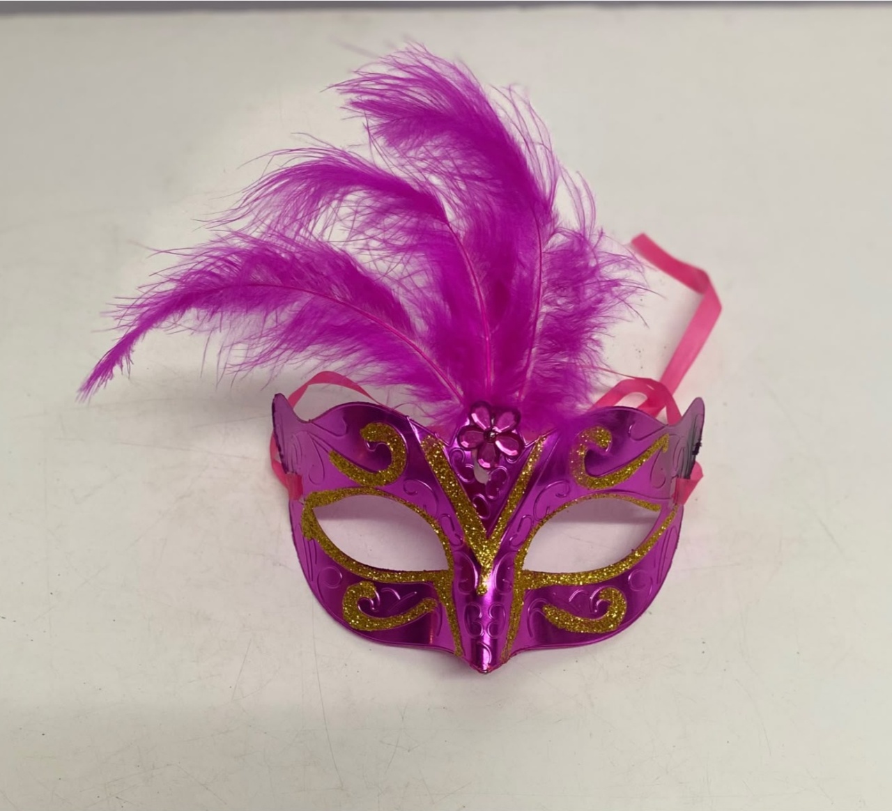 Máscara de Carnaval Veneziana Com Penas Pink - BBFestasAluguel 