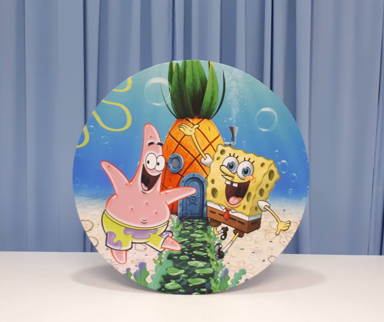 Painel Sublimado Redondo Bob Esponja 60Cm - BB Festas Aluguel 