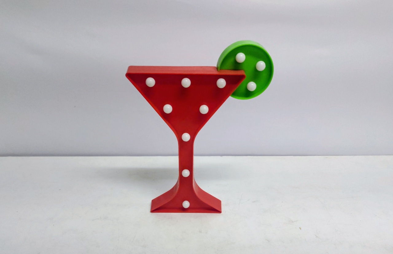 Luminária Taça de Martini (Boteco) 26Cm Alt X 20Cm Larg  - BB Festas Aluguel 