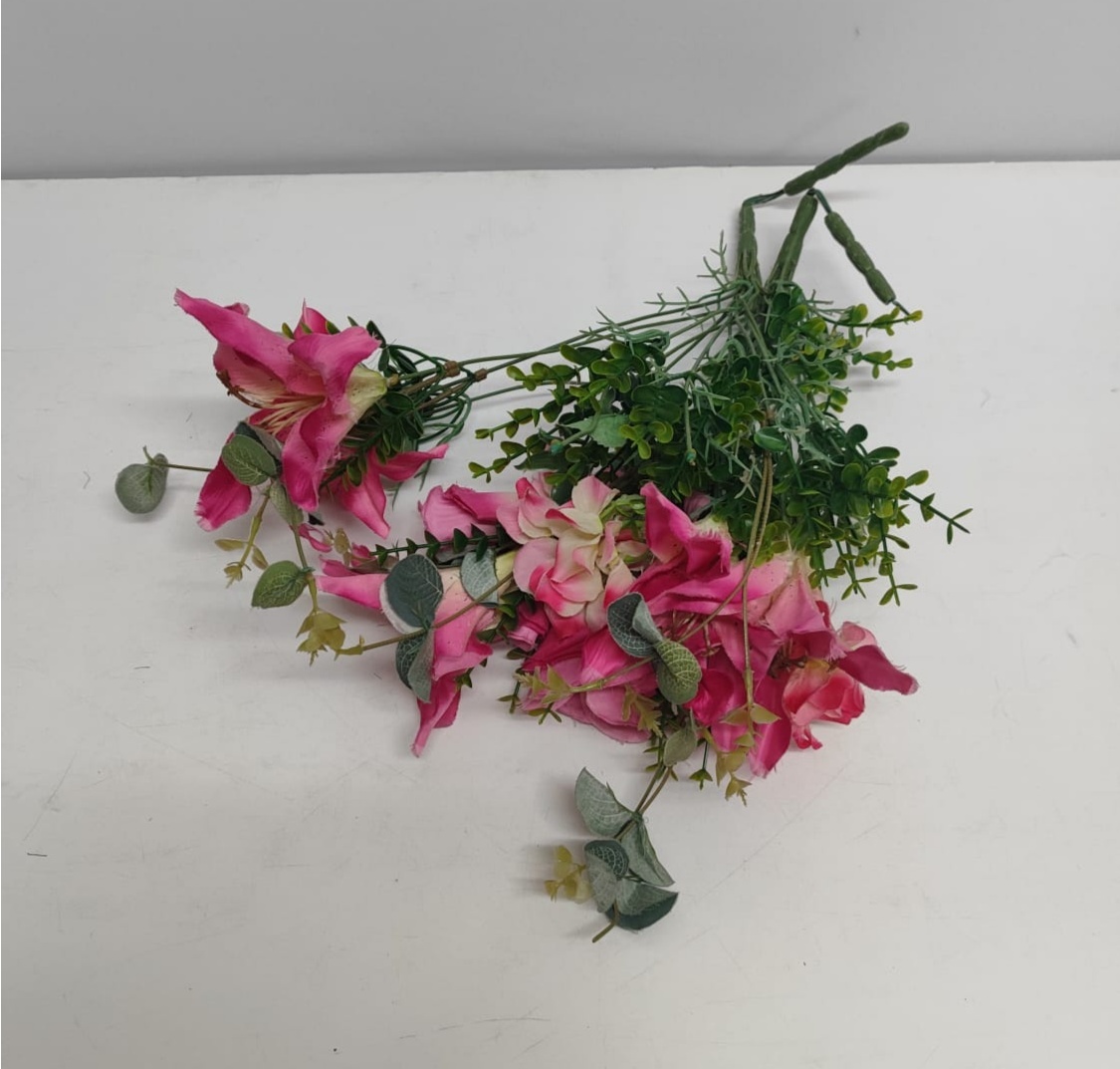 Arranjo Flor Lírios Pink Com Folhagem - BBFestasAluguel 