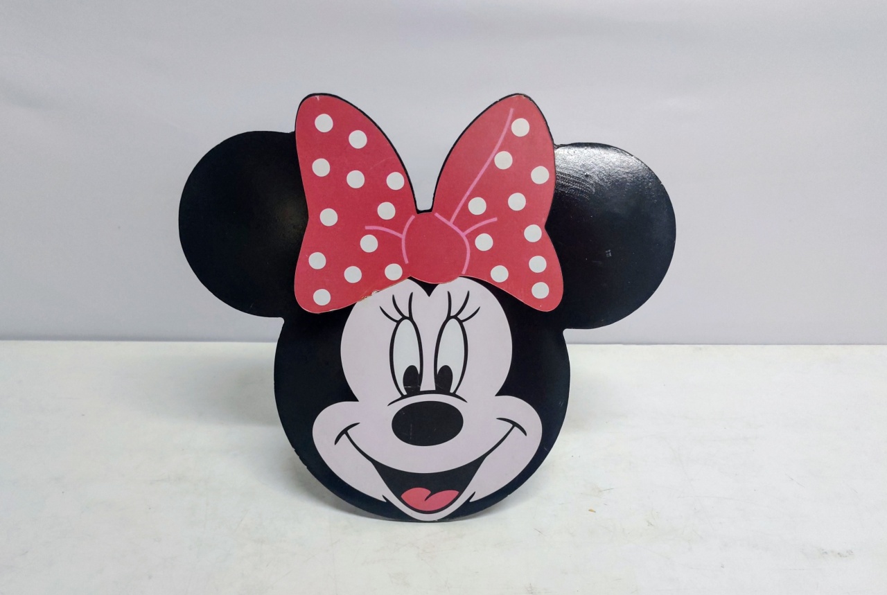 Totem Minne 30Cm Alt X 34Cm Larg  - BB Festas Aluguel 