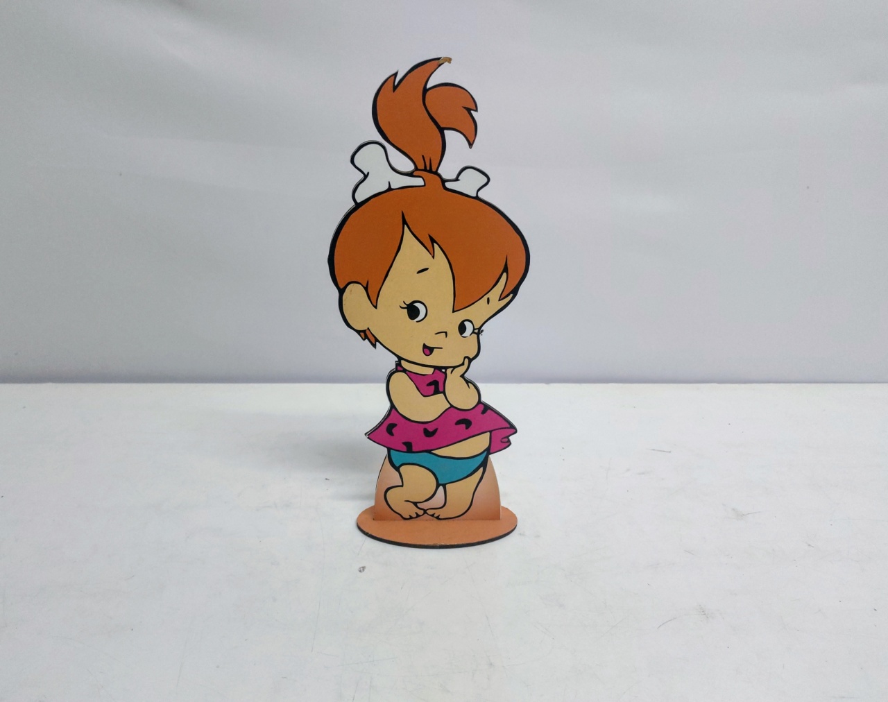 Totem Pedrita (Flintstone) 31Cm Alt X 11Cm Larg  - BB Festas Aluguel 