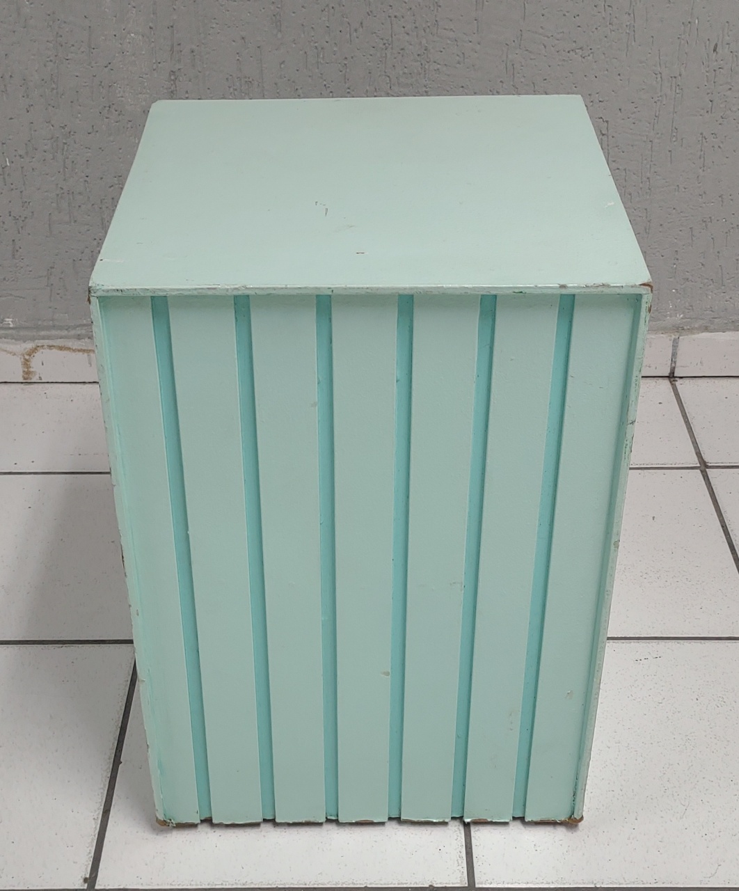 Cubo M Ripado/Poá Verde Claro 70Cm Alt X 45Cm X 45Cm  - BB Festas Aluguel 
