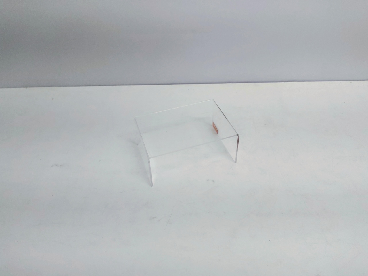 Suporte  Acrílico Retangular 8Cm Alt X 12M Larg X 17Cm Comp - BB Festas Aluguel 