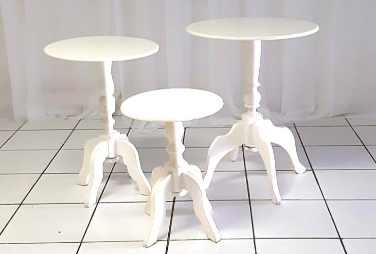 Trio de Mesa Redonda Branco Pé Torneado  - BBFestasAluguel 