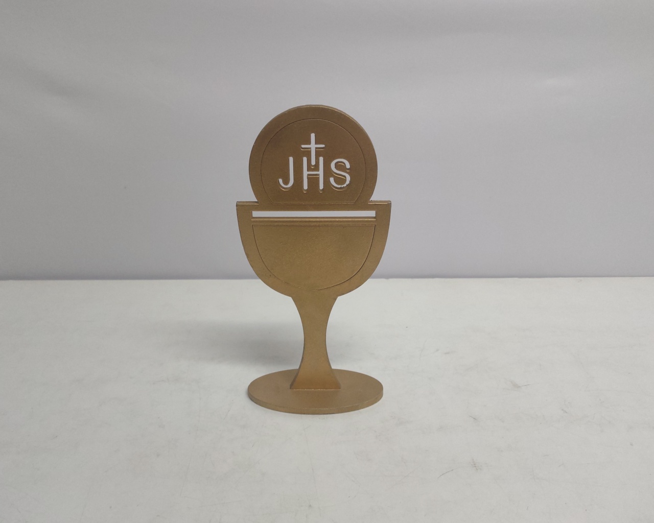 Cálice Óstia Mdf Dourada Alt 26Cm X 10Cm X 7Cm - BB Festas Aluguel 