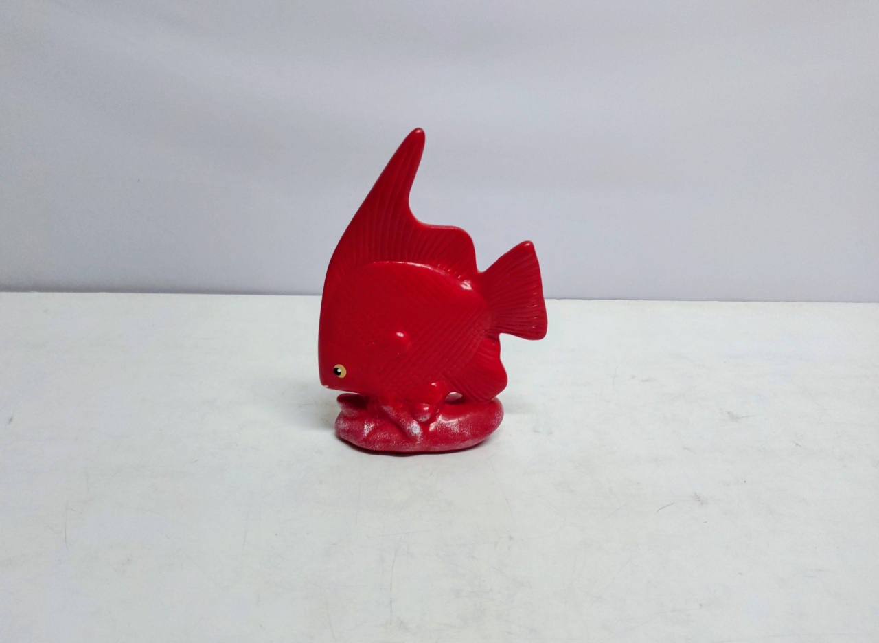 Peixe Decorativo Vermelho 23Cm Alt X 6Cm Larg X 16Cm Comp  - BB Festas Aluguel 