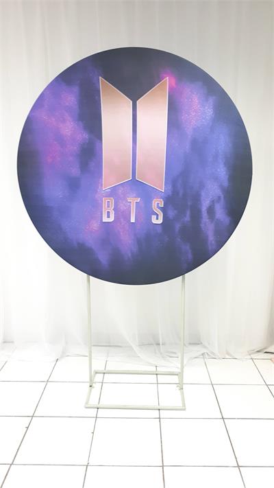 Painel Sublimado Redondo Bts 1,30Cm - BB Festas Aluguel 