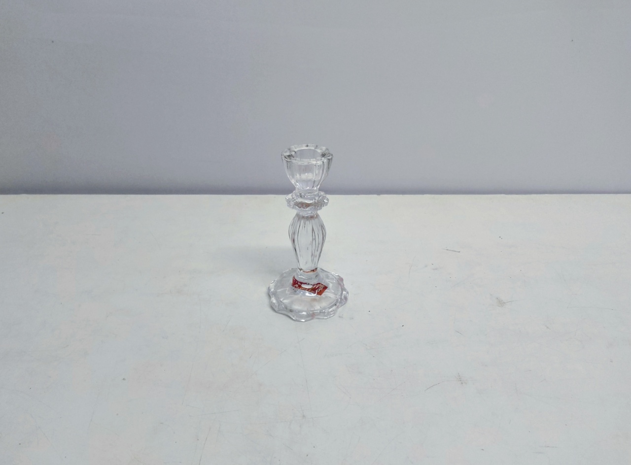 Castiçal de Vidro M Base Redonda 17Cm Alt X 8Cm Diametro  - BB Festas Aluguel 