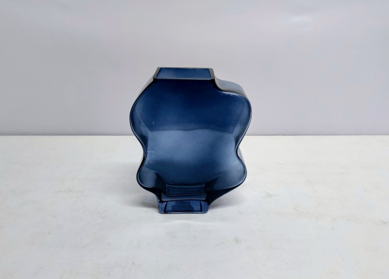Vaso Azul  Orgânico Irregular 20Cm Alt X 16Cm Larg X 6Cm Comp - BB Festas Aluguel 