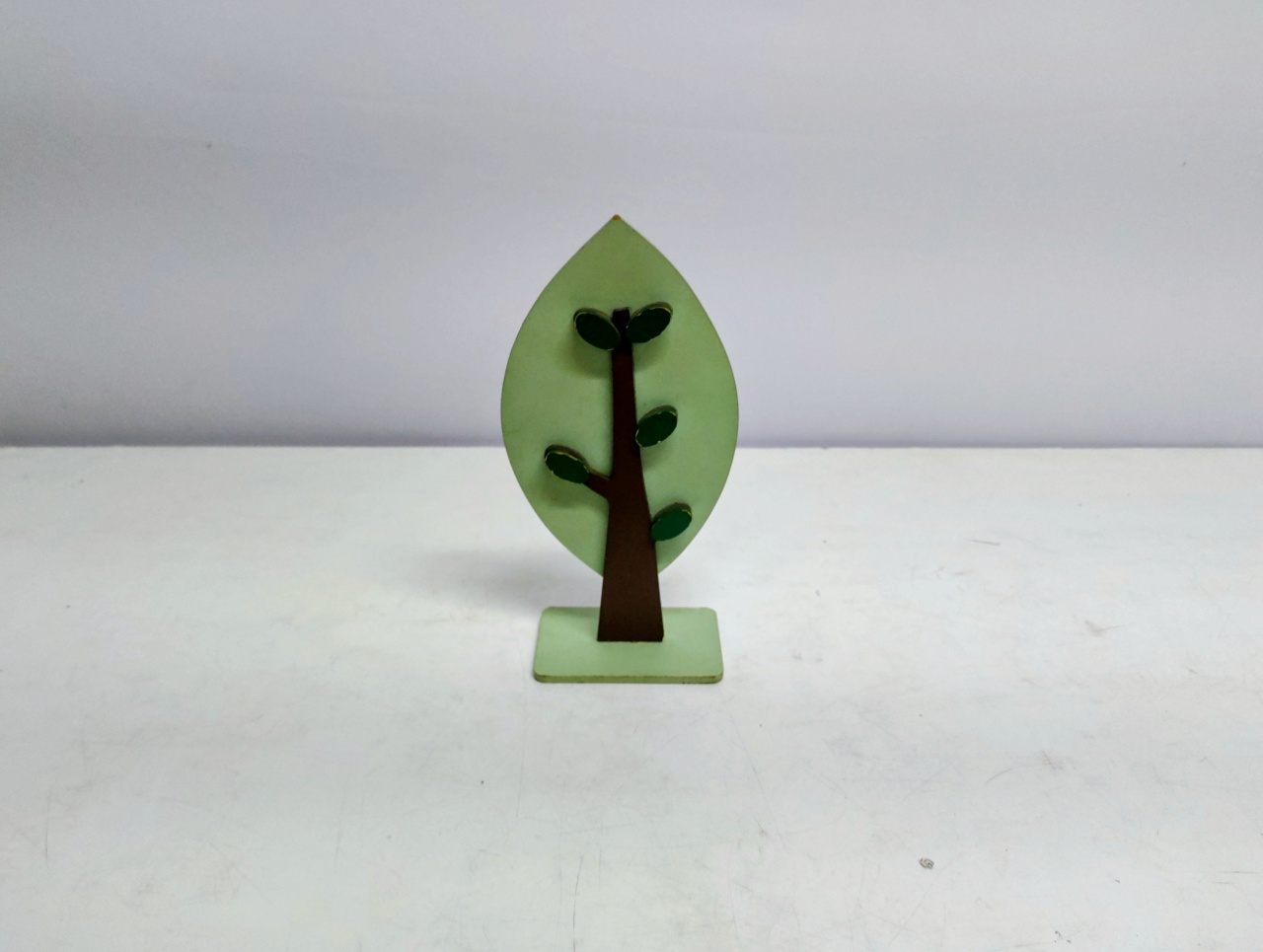 Totem Pinheiro Verde Claro 21Cm Alt X 9Cm Larg - BB Festas Aluguel 