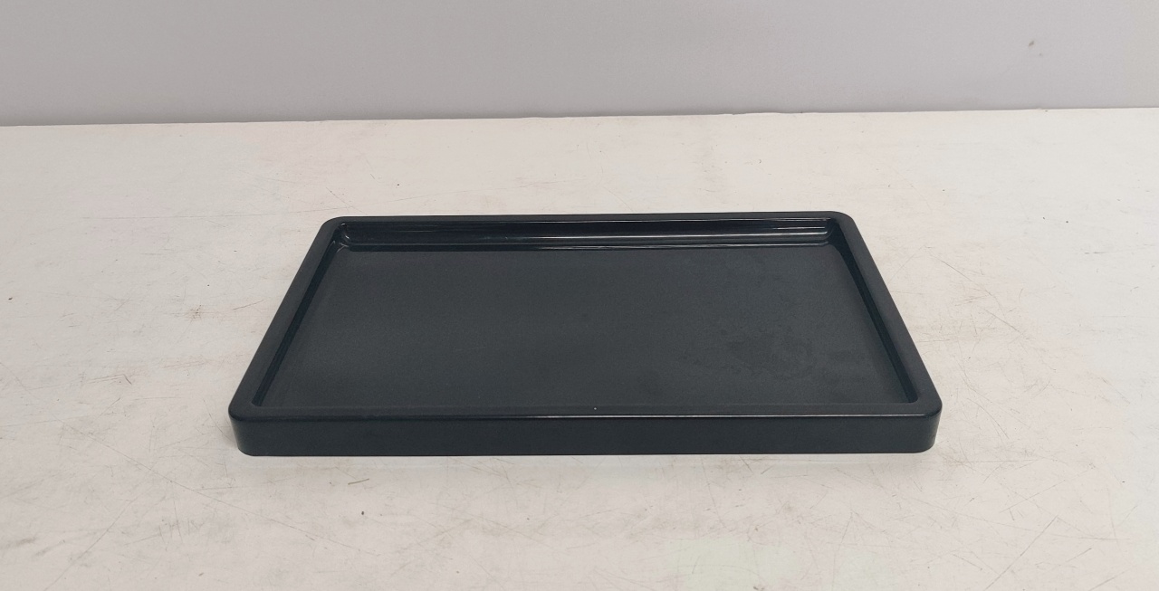 Bandeja Retangular Acrílico Preta 3Cm Alt X 18Cm Larg X 30Cm Comp  - BB Festas Aluguel 