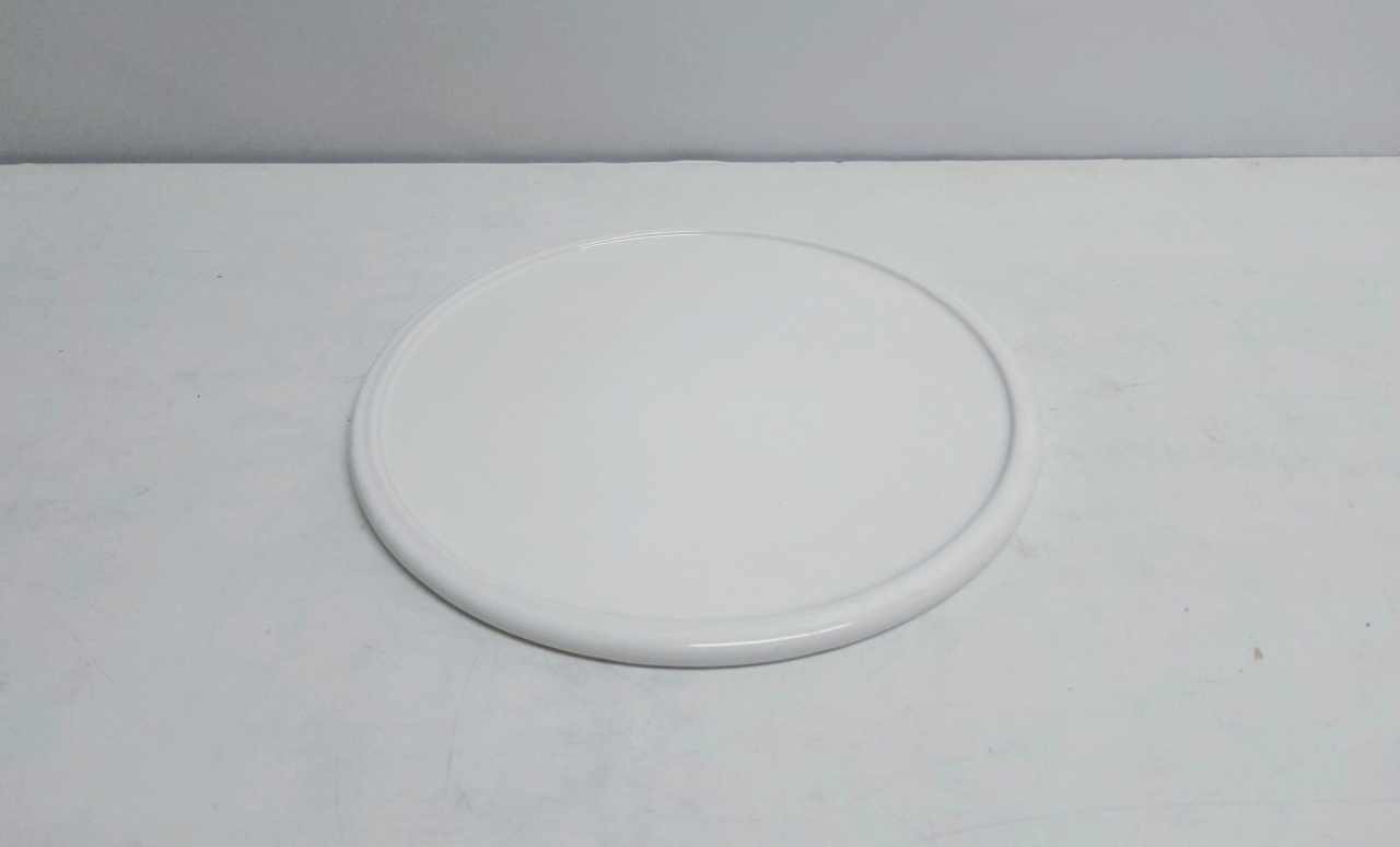 Prato Liso Suporte Boleira/M Branco 30Cm - BB Festas Aluguel 