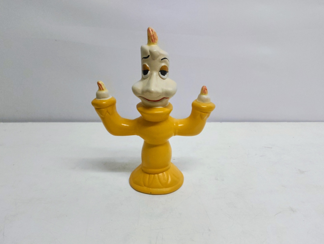Personagem Lumiere (Bela E A Fera) 26Cm Alt X 19Cm Larg X 9Cm Comp  - BB Festas Aluguel 