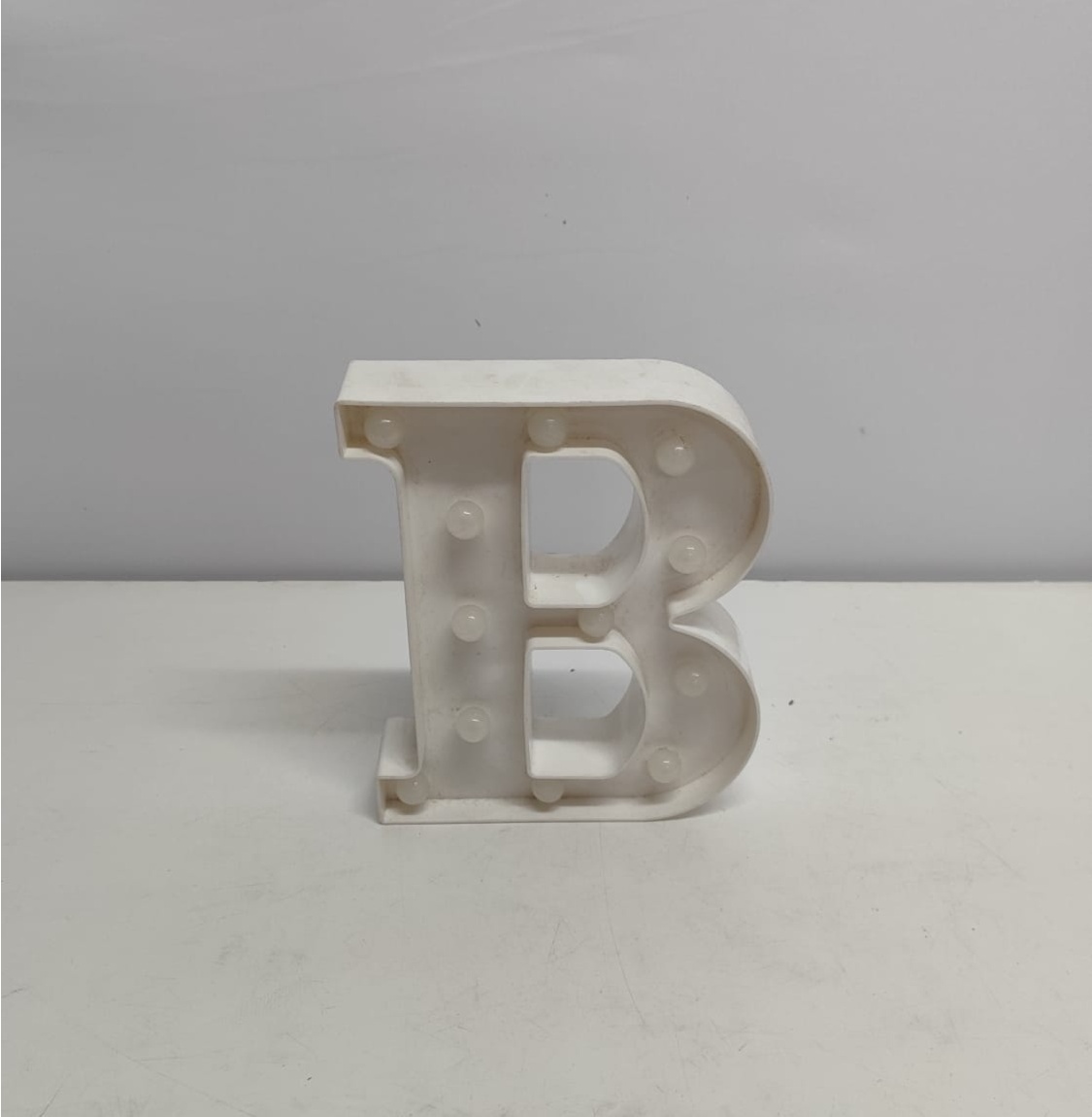 Letra B Led de Mesa   - BB Festas Aluguel 