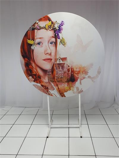 Painel Sublimado Redondo Anne With An 1,30Cm - BB Festas Aluguel 