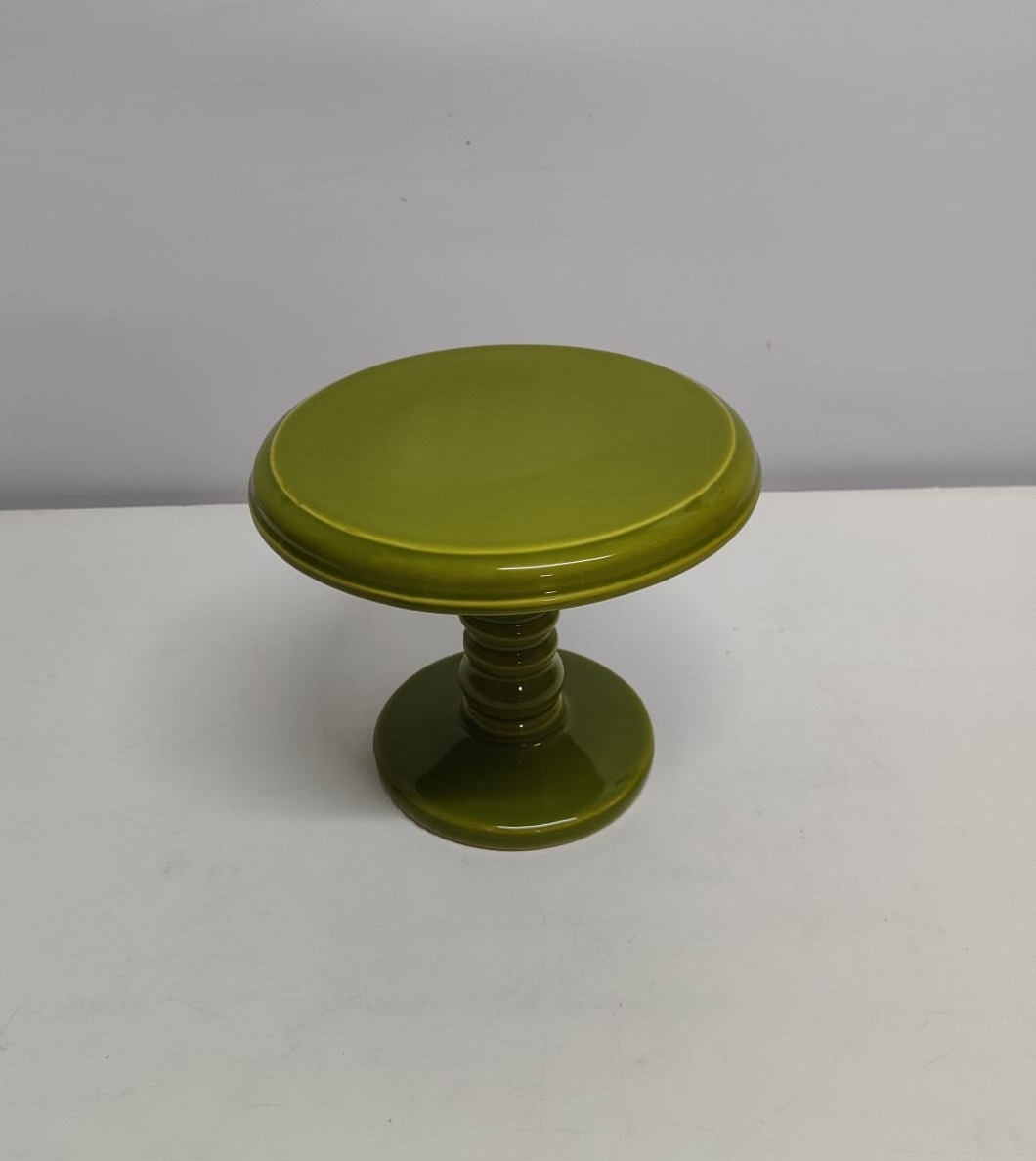 Porta Doce Redondo Pé Torneado Verde Musgo 25Cm Diametro  - BB Festas Aluguel 