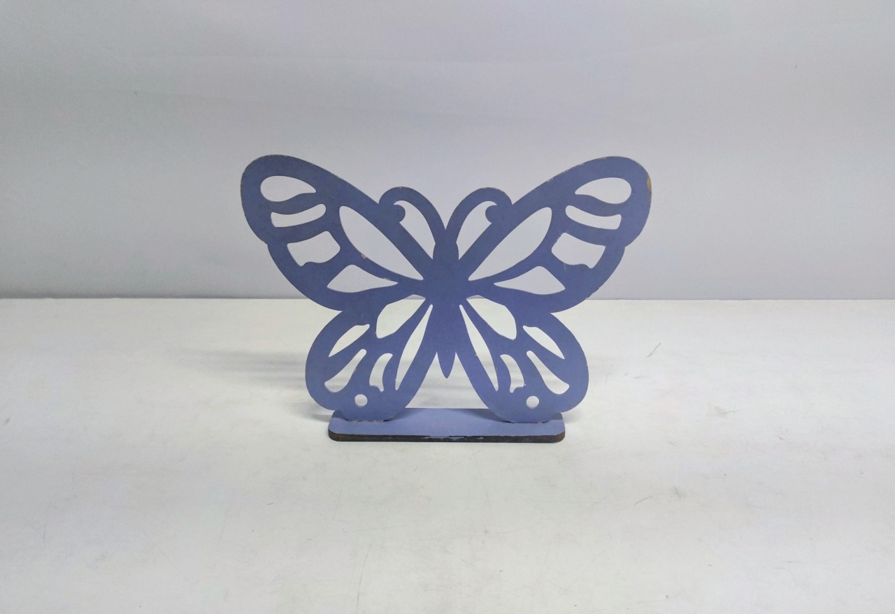 Totem Borboleta Roxo 21Cm Alt X 29Cm Larg  - BB Festas Aluguel 
