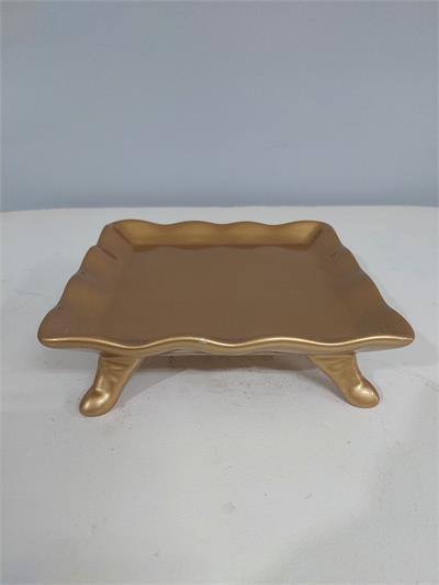 Bandeja Quadrada Babado Com Pé Dourada Alt6Cm 20Cm X 20Cm - BB Festas Aluguel 