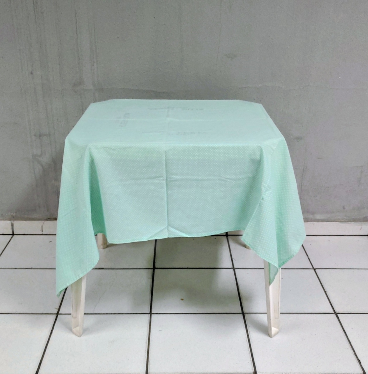 Tampo Verde Claro Com Poá Branco - BBFestasAluguel 