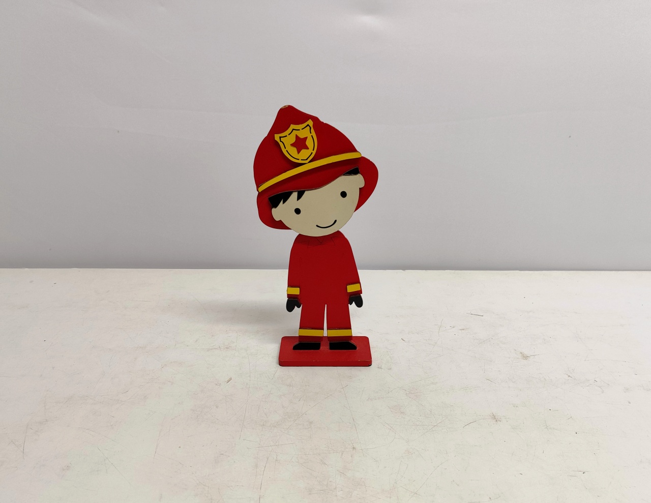 Totem Soldado Bombeiro 26Cm Alt X 10Cm Larg  - BBFestasAluguel 